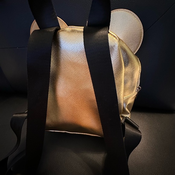 $20.00 MINNIE MOUSE BAG PACK ONLY USED ONCE. ORIGINAL PRICE $50.00 - Picture 4 of 4